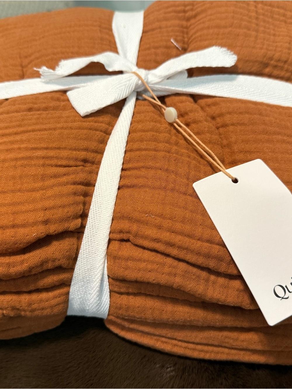 Quince Organic Cotton Gauze Blanket in Terracotta, Queen - Picture 4 of 5
